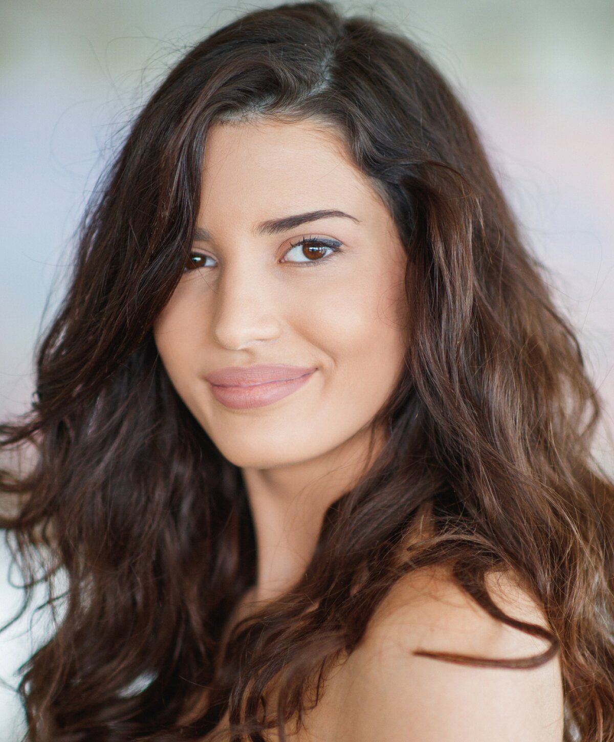 santa rosa peptides model with brown hair