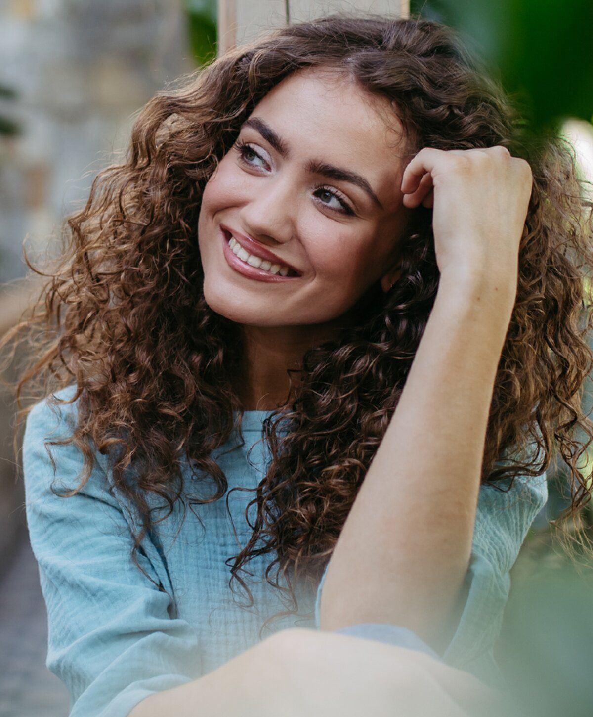 santa rosa acne scarring model with curly hair