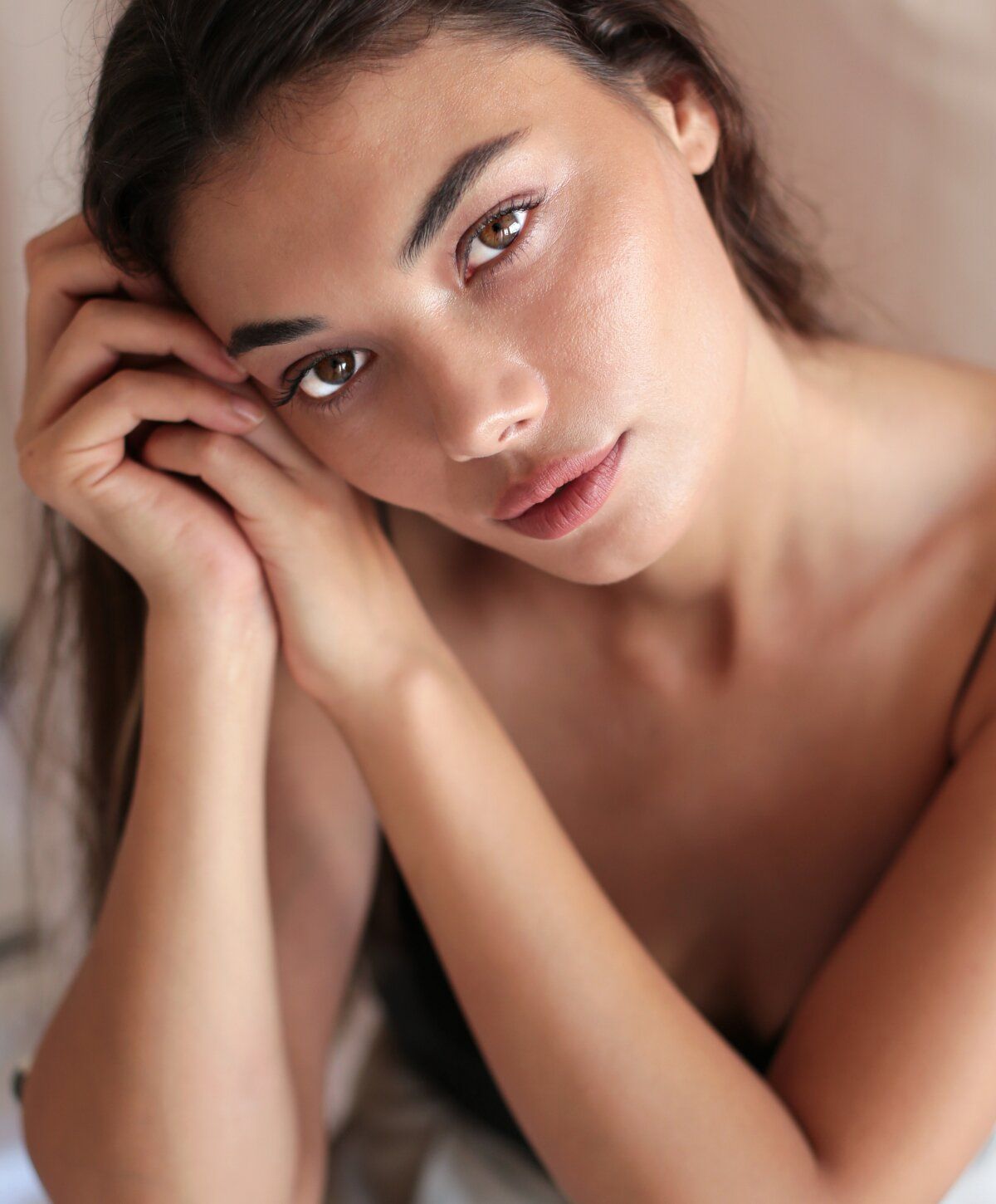 santa rosa laser skin resurfacing model with brown hair