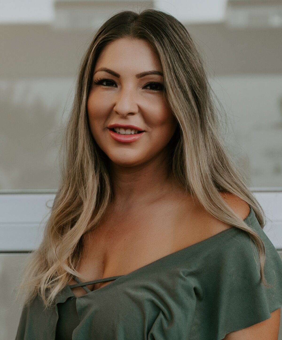 santa rosa chemical peel model with blonde hair