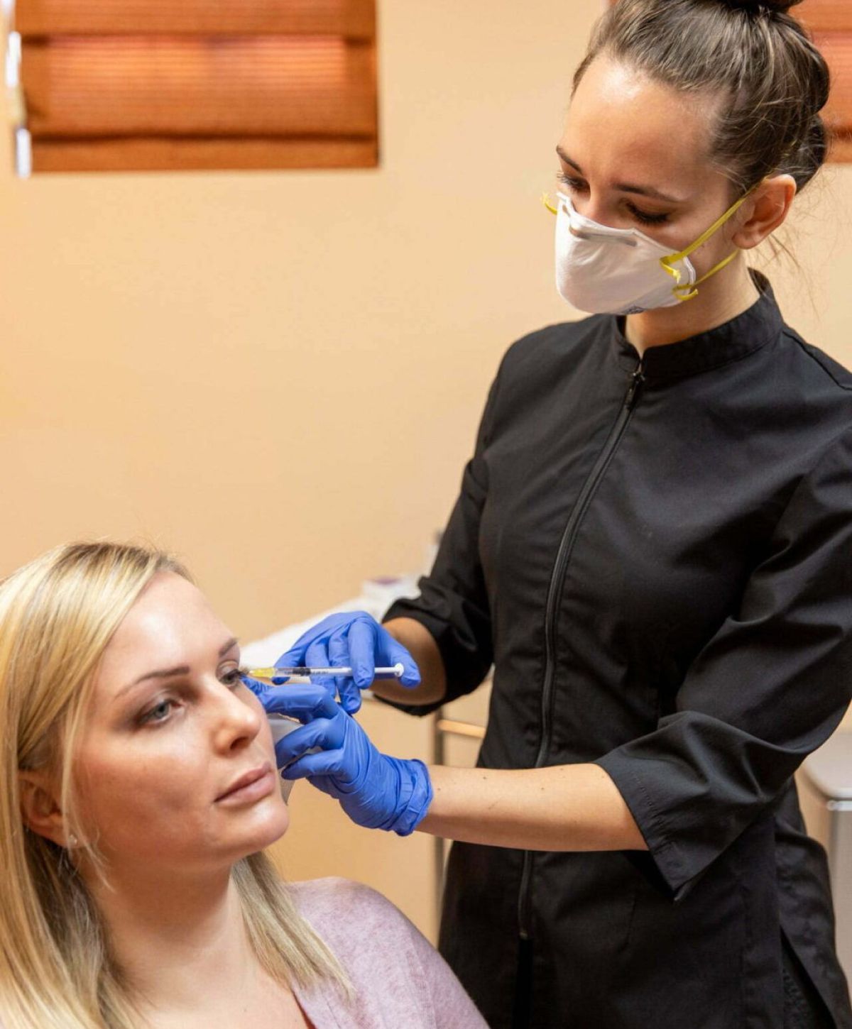 santa rosa daxxify patient receiving treatment