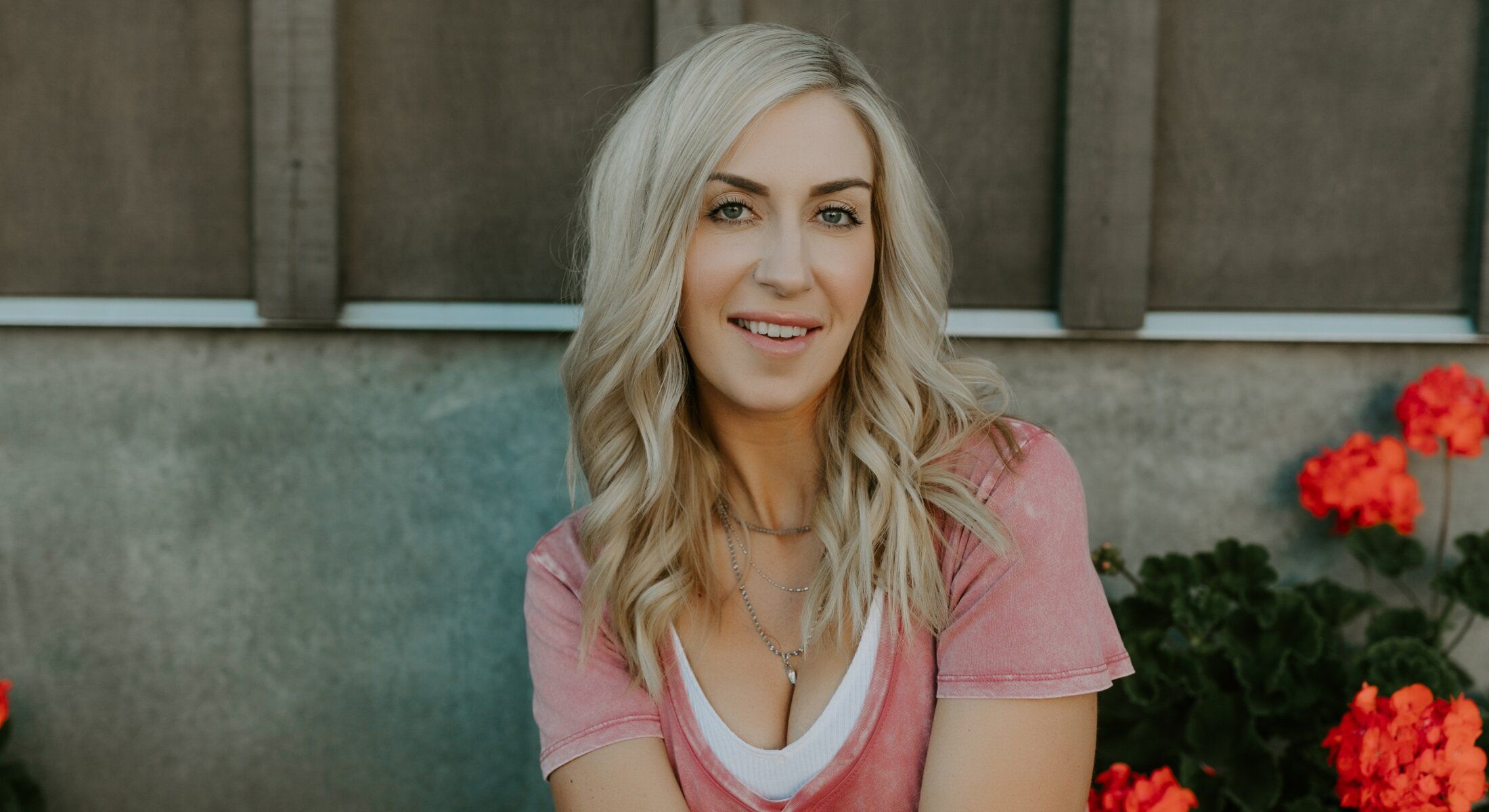 santa rosa latisse model with blonde hair